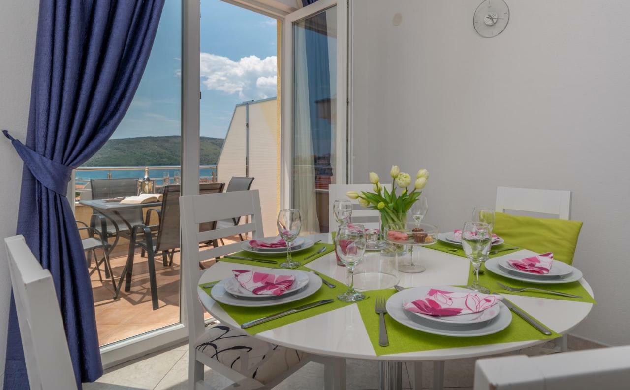 Apartments Villa Jelena Seget Vranjica Exterior foto